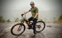 Dupont Big Rock Trail Men's Shirt (2 Color Options) 7 Dupont Big Rock Trail Men's Shirt (2 Color Options) -Cognativemtb Shop IMG 9375